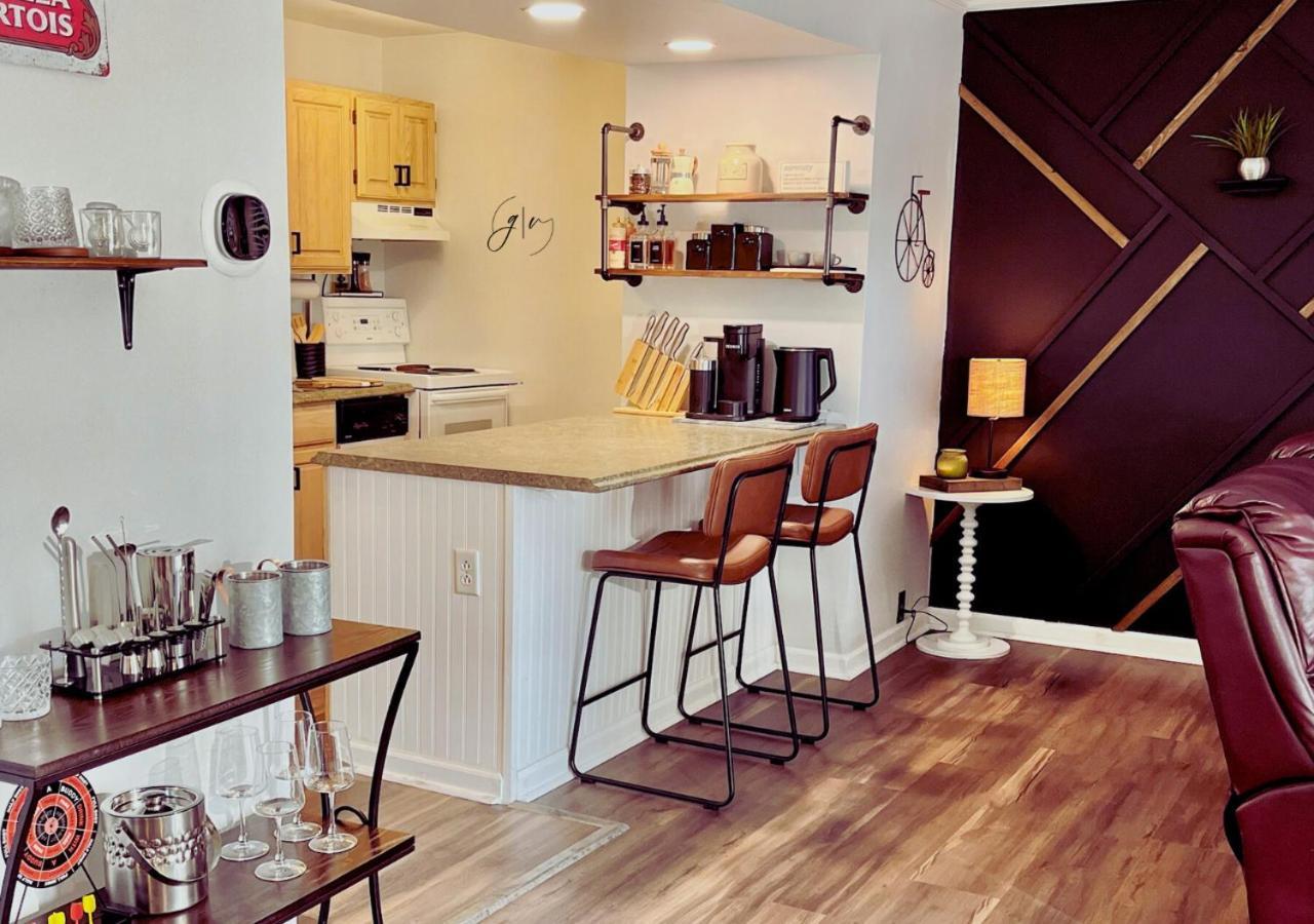 Getaway Villa- 3 Mins To Mohegan- Fully Stocked With Two Full Beds & Fireplace- Jacuzzi, Saltwater Pools, Sauna ノーウィッチ エクステリア 写真