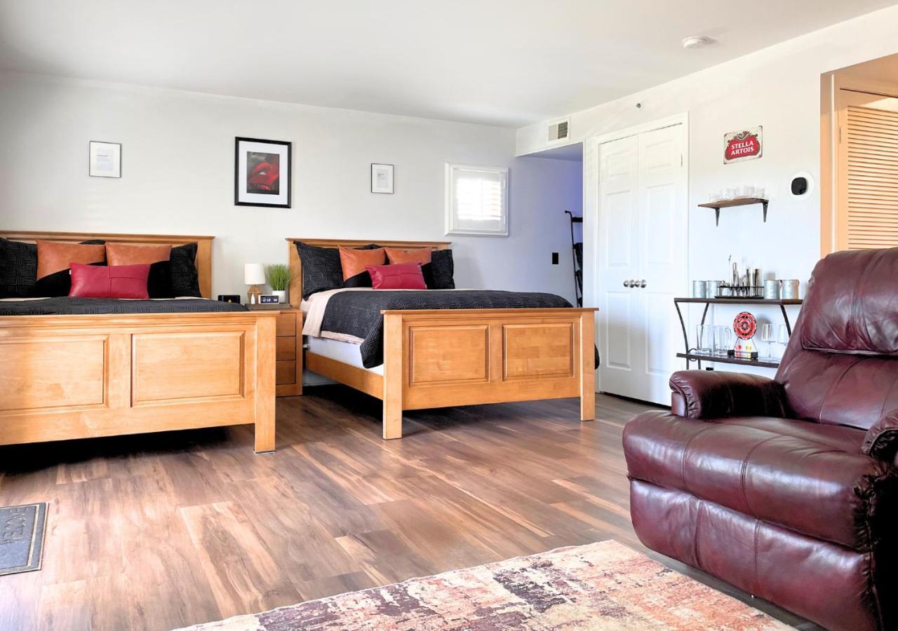 Getaway Villa- 3 Mins To Mohegan- Fully Stocked With Two Full Beds & Fireplace- Jacuzzi, Saltwater Pools, Sauna ノーウィッチ エクステリア 写真